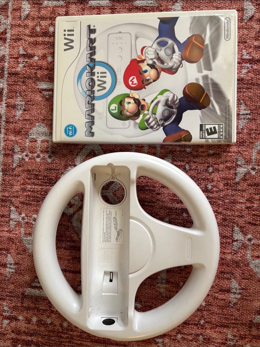 Nintendo White Wii Racing Wheel with Mario Kart Wii Game